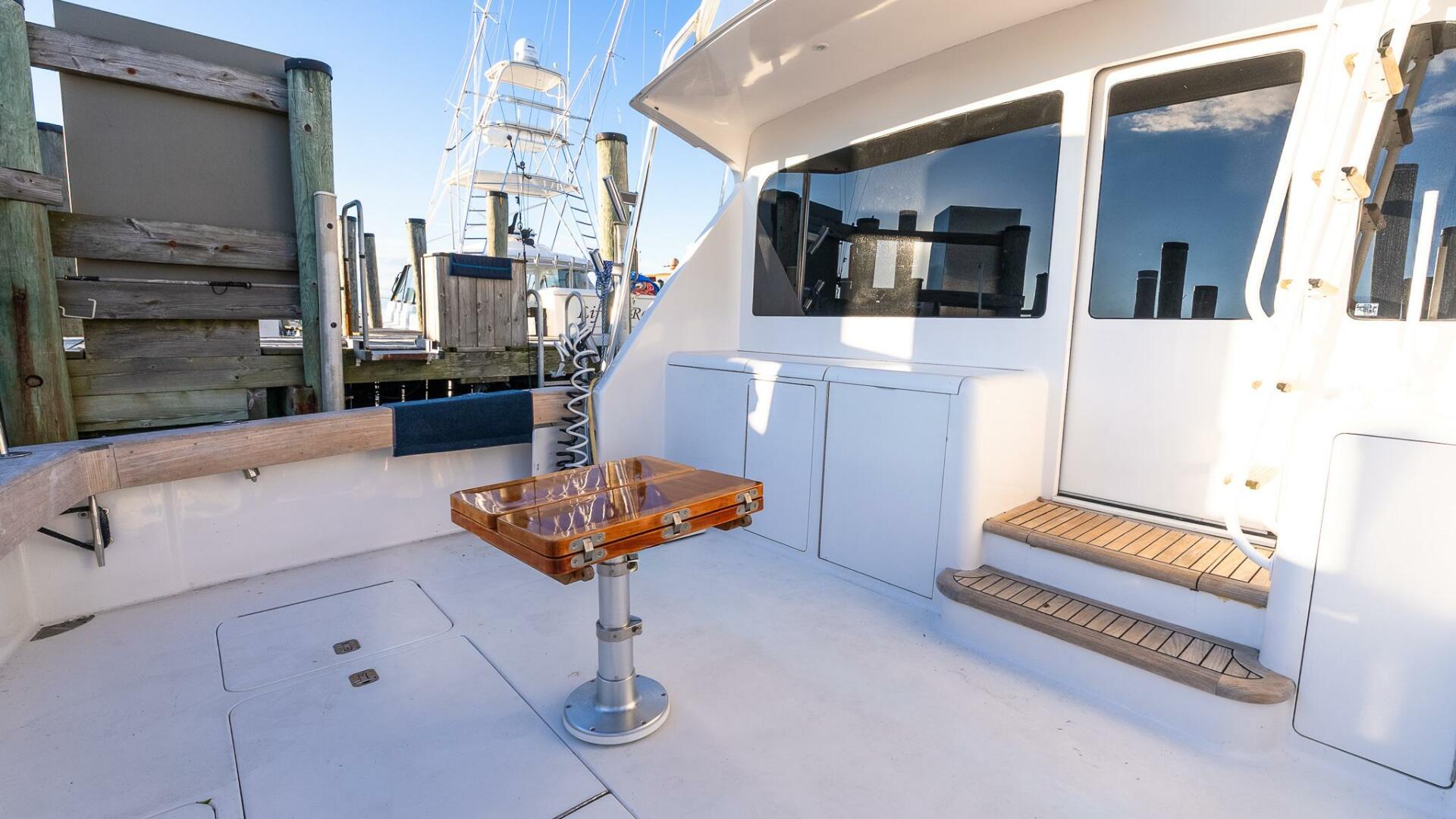 2002 VIKING 52 Convertible Base - Image 18