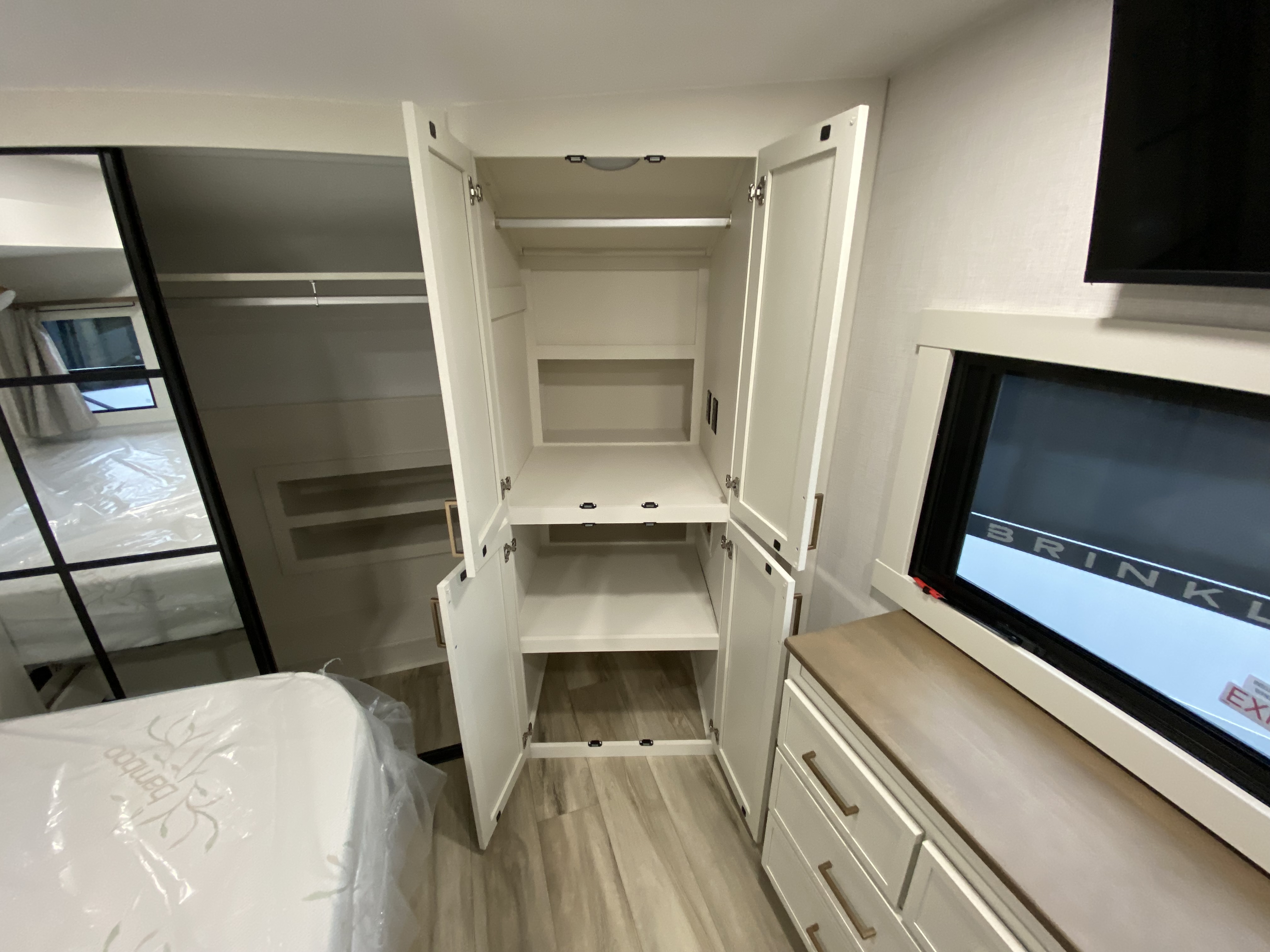 2027 Brinkley RV Model Z 3100 - Image 22