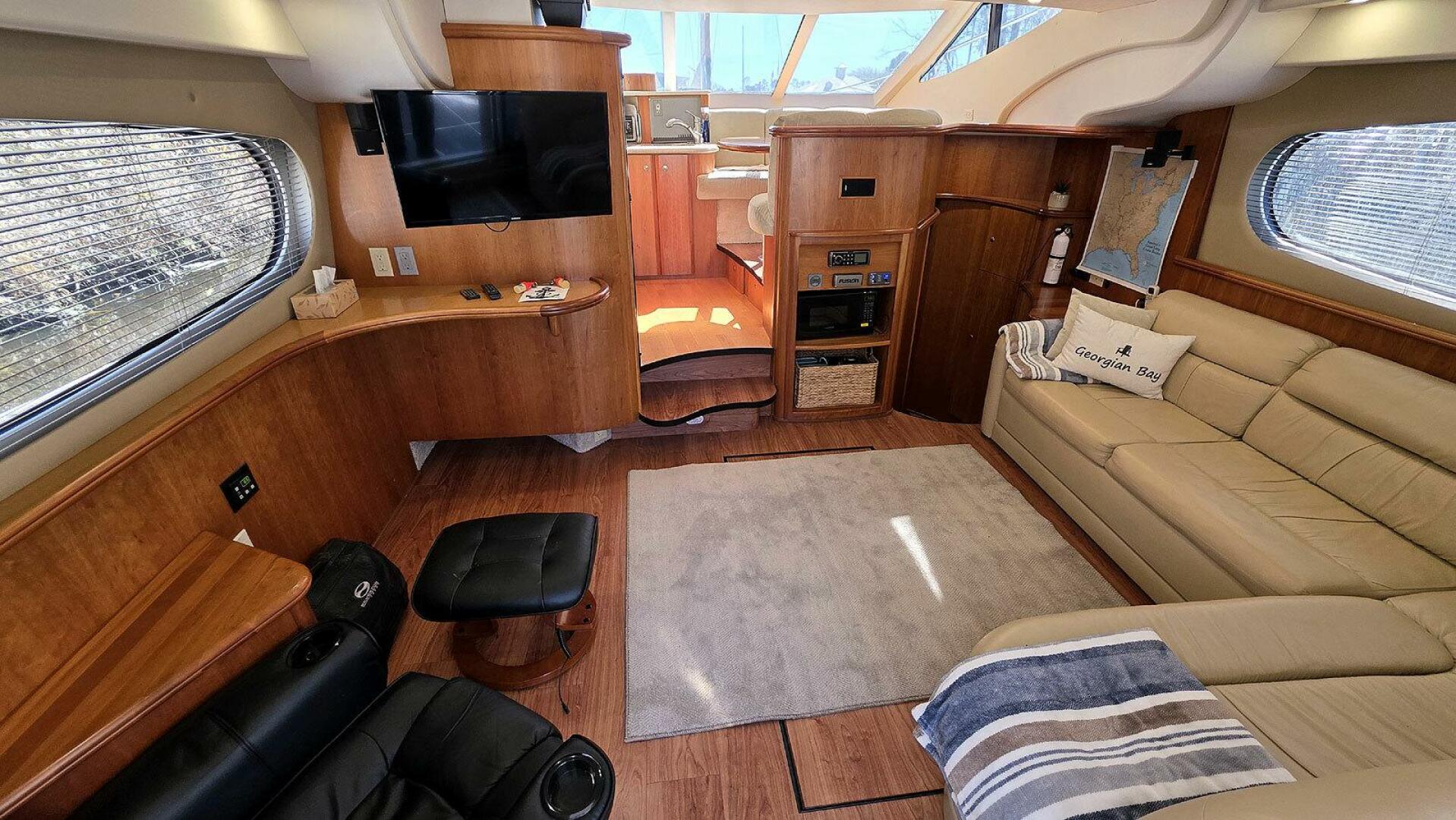 2001 Silverton 410 Sport Bridge - Image 11