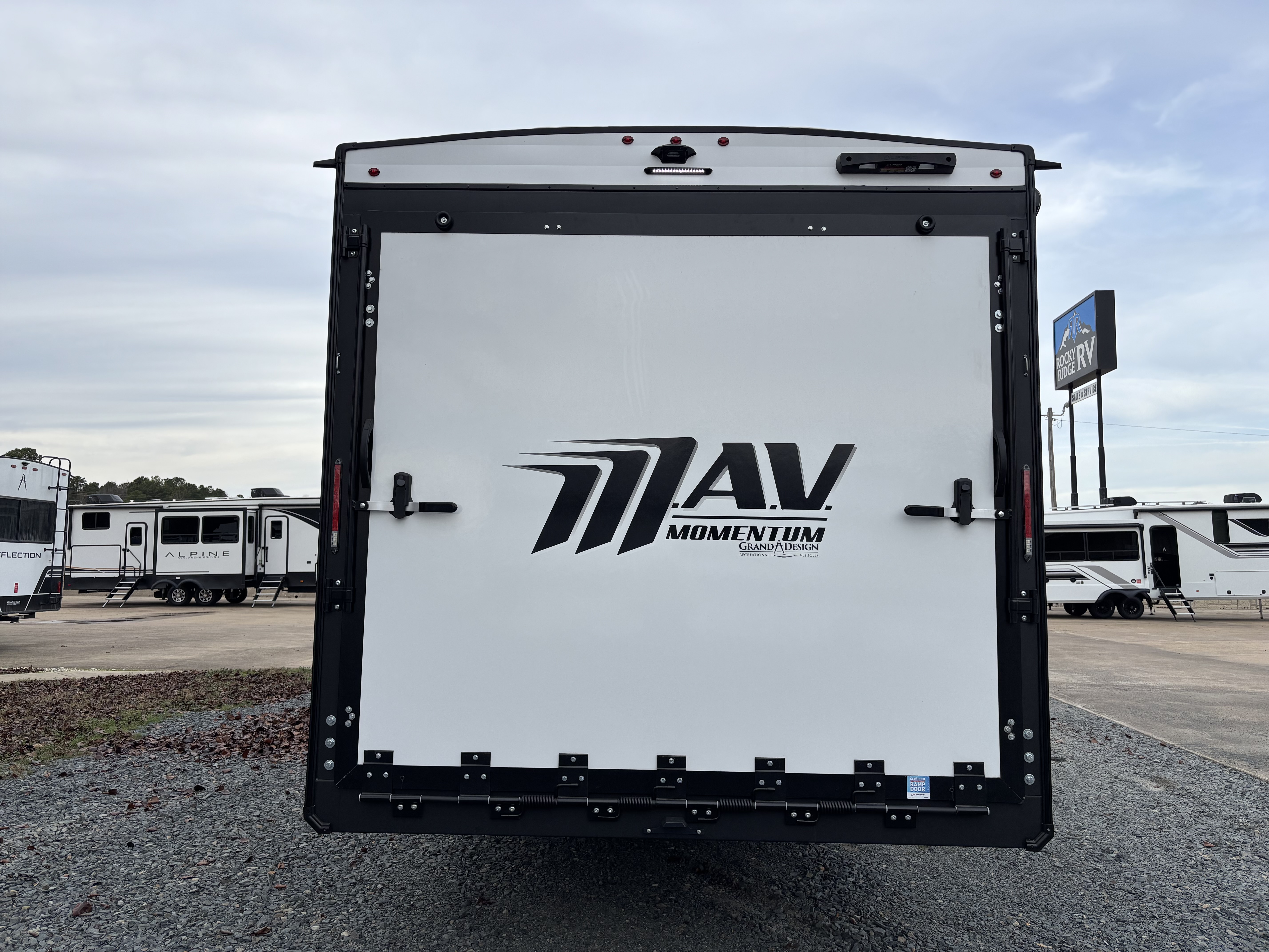 2026 Grand Design Momentum MAV 27MAV - Image 7