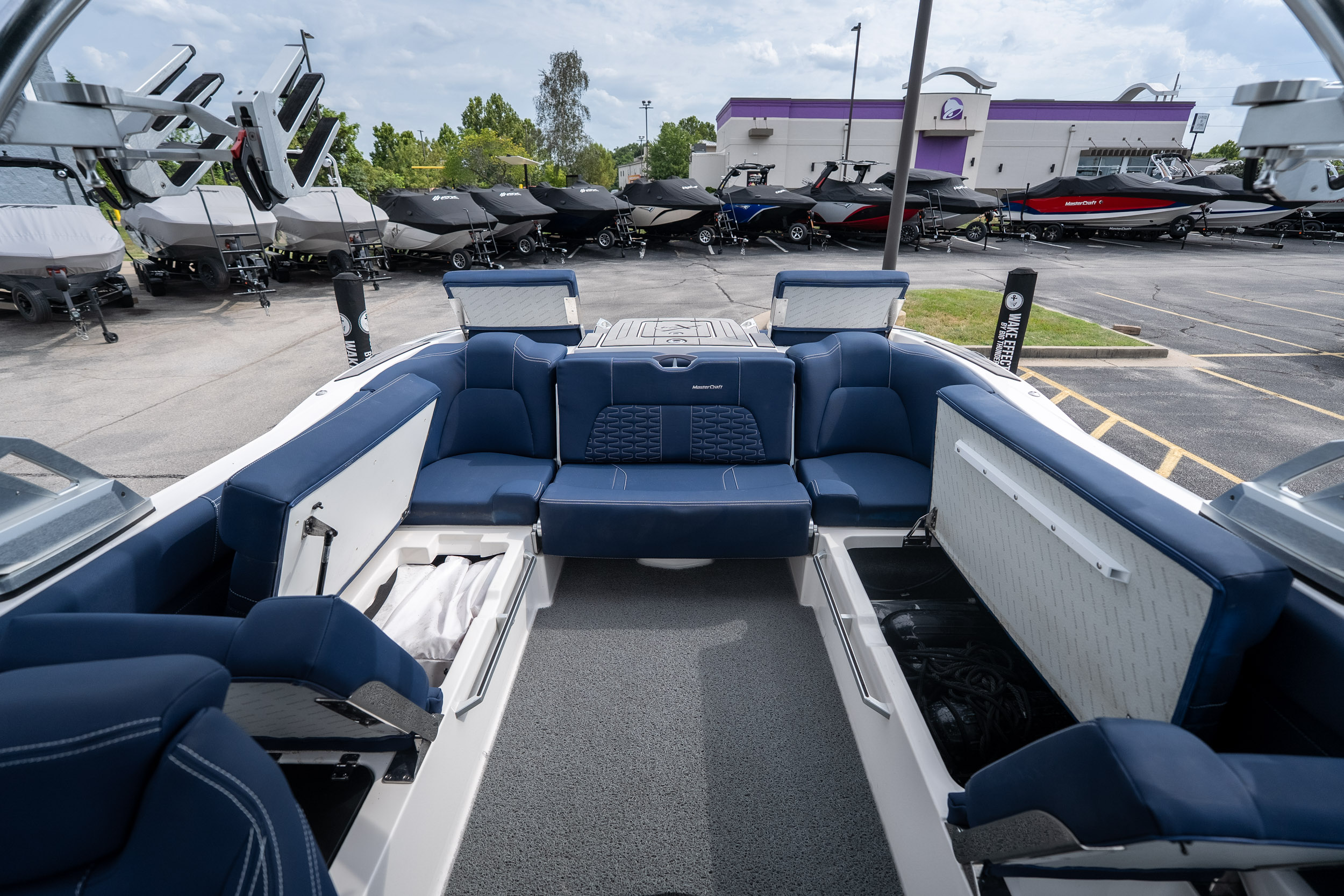 2021 MasterCraft X24 - Image 47