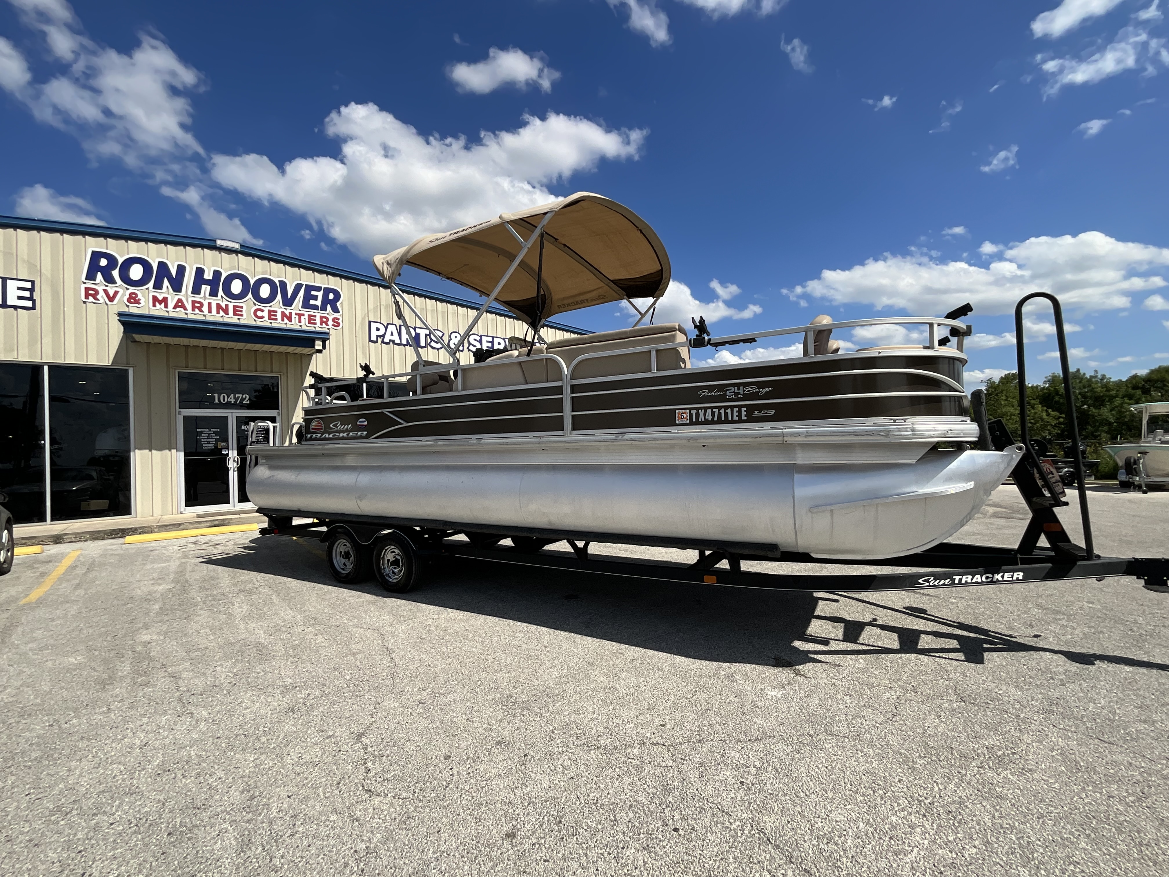 2018 TRACKER 2018 PARTY BARGE 24 XP3 - Image 4