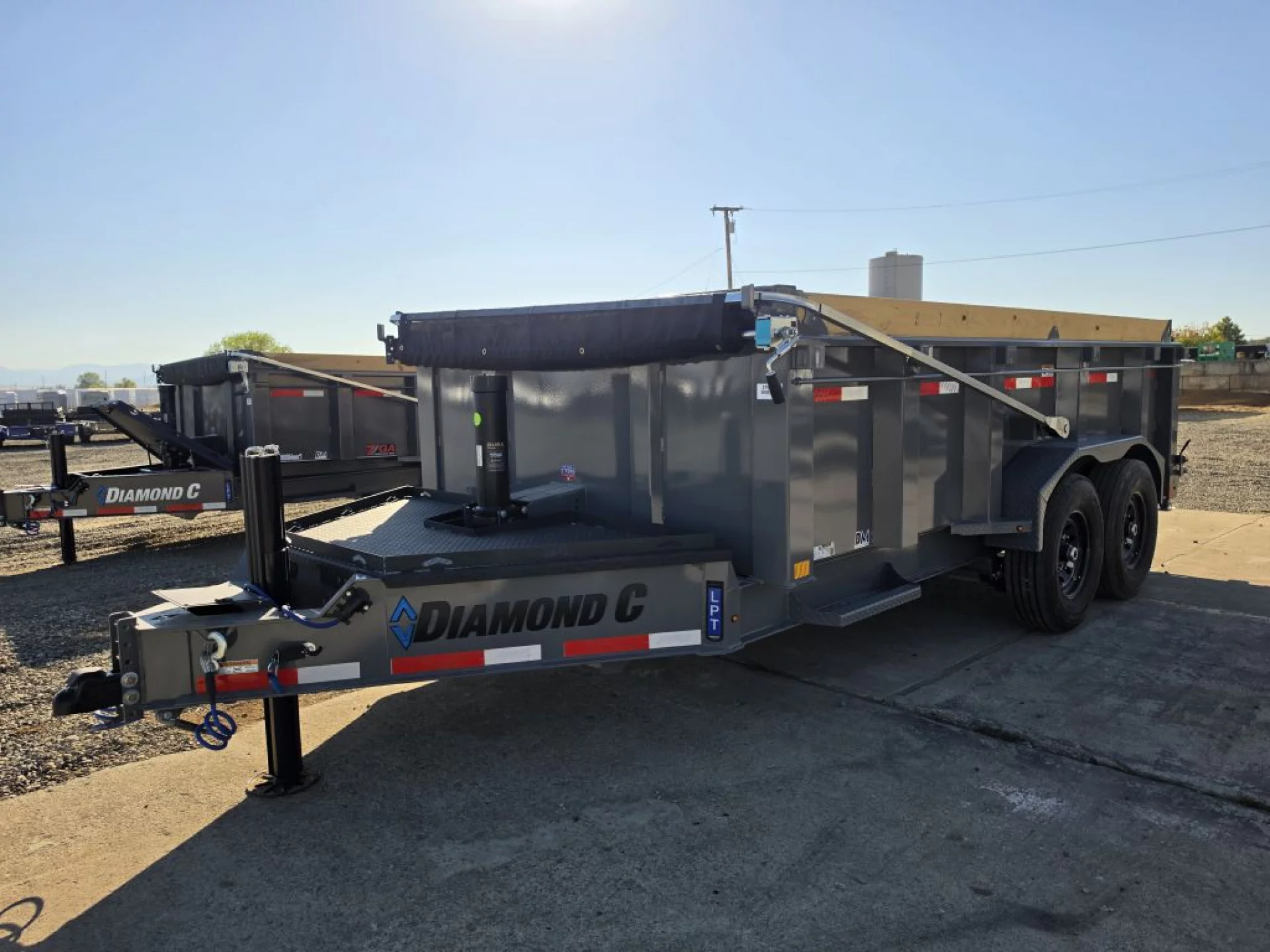 2027 DIAMOND C TRAILERS DIAMOND C LPT 207 HEAVY DUTY 14X82 32 SIDES PACESETTER - Image 2