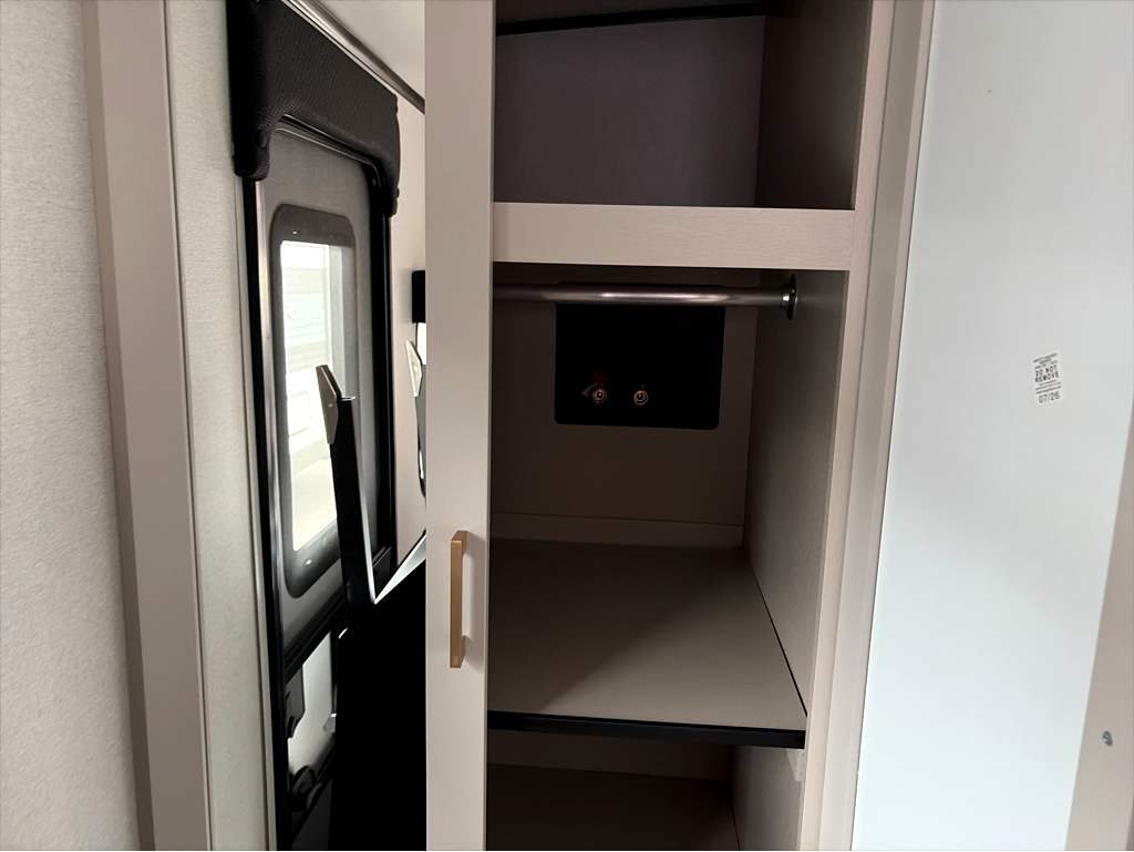 2027 JAYCO JAY FEATHER 26FK - Image 21