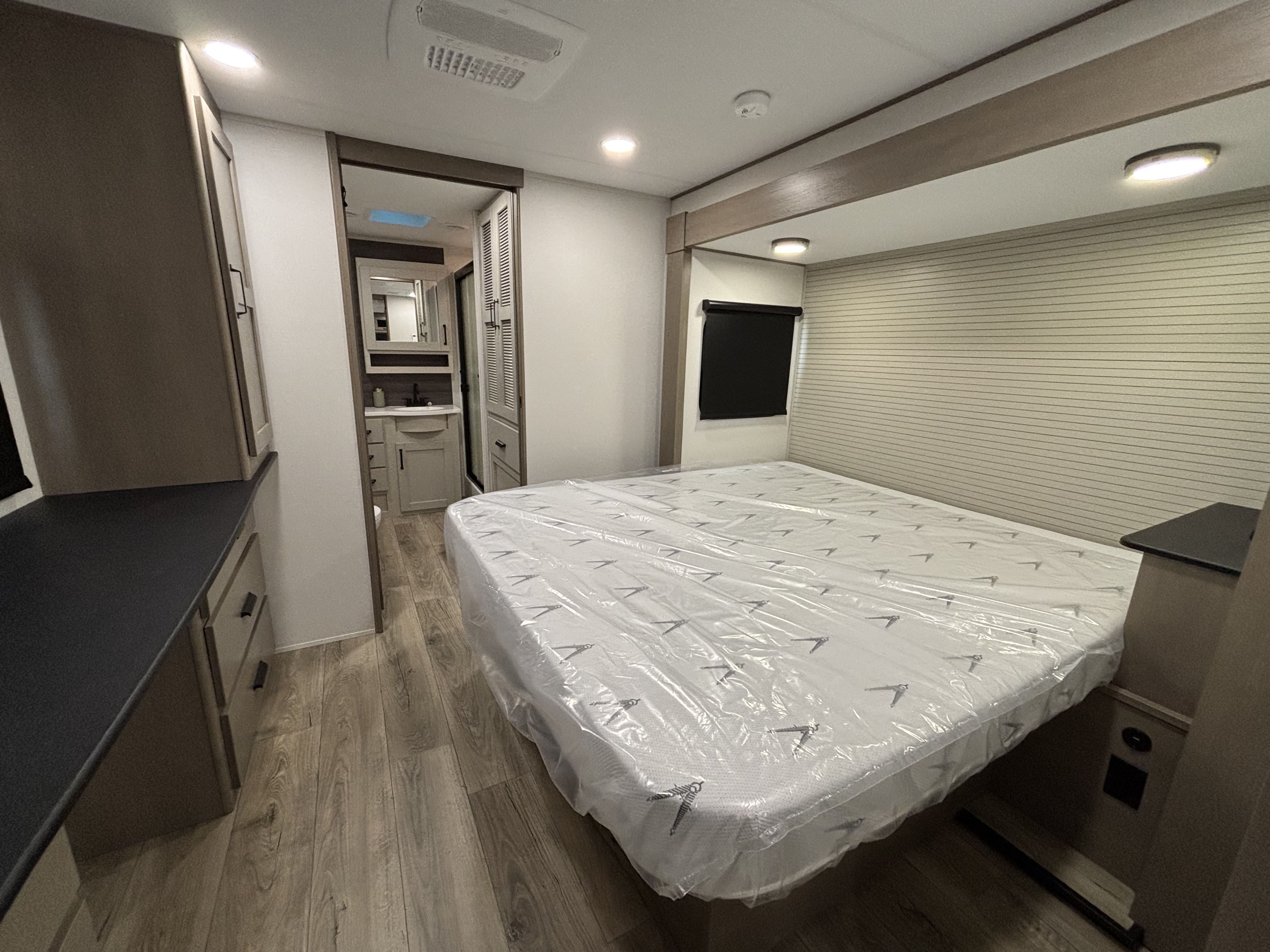 2026 Grand Design Reflection Travel Trailer 322FKTS - Image 15