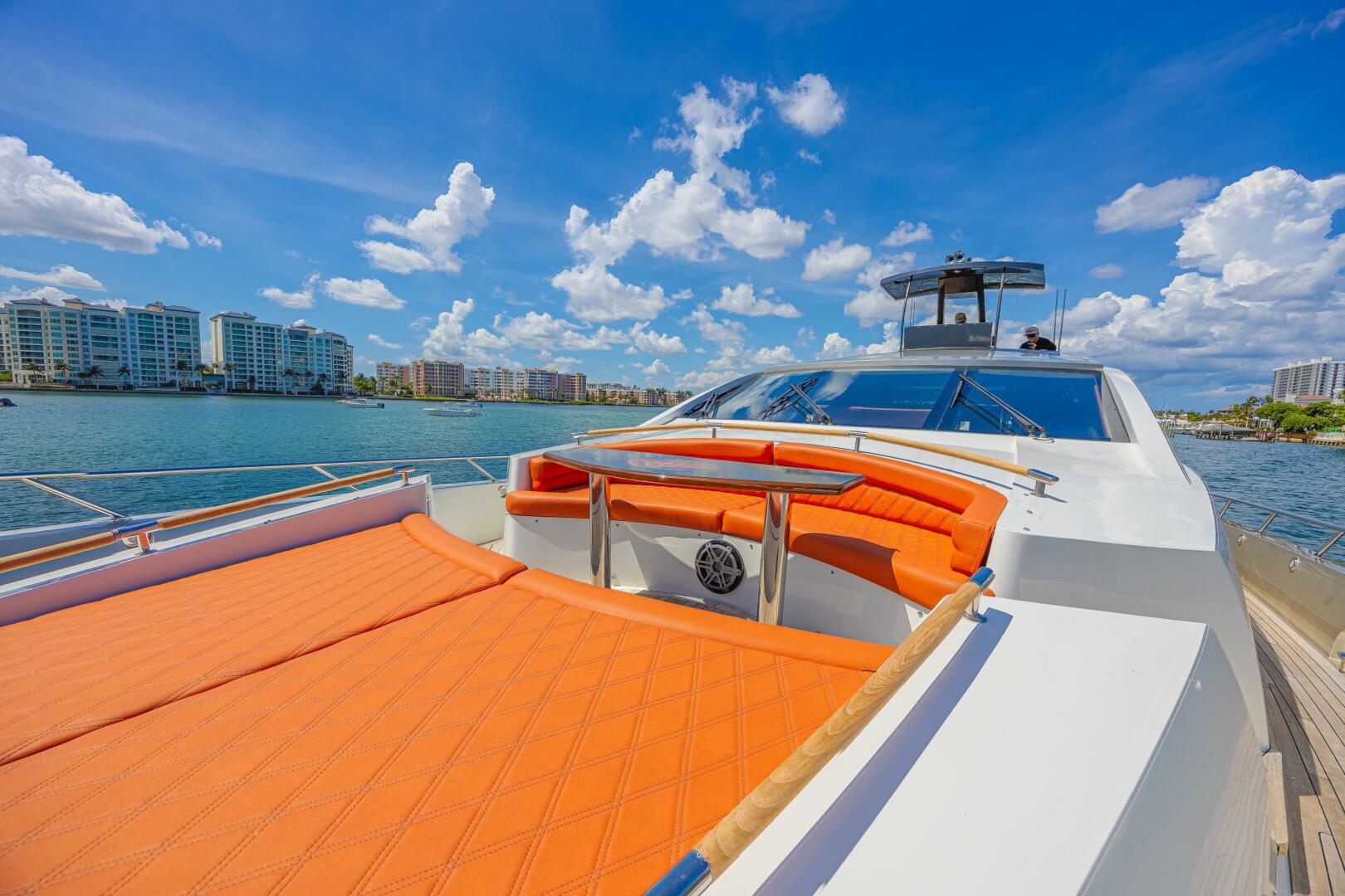 2010 Lazzara Yachts LSX 92 - Image 14