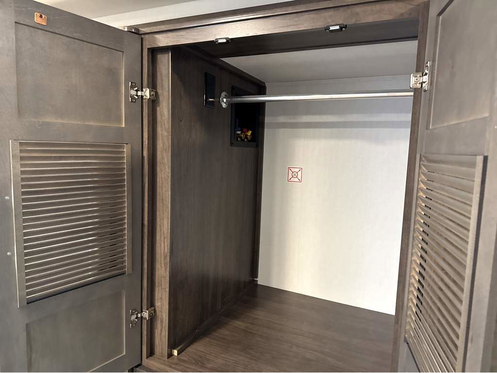 2026 JAYCO PRECEPT 34G - Image 27