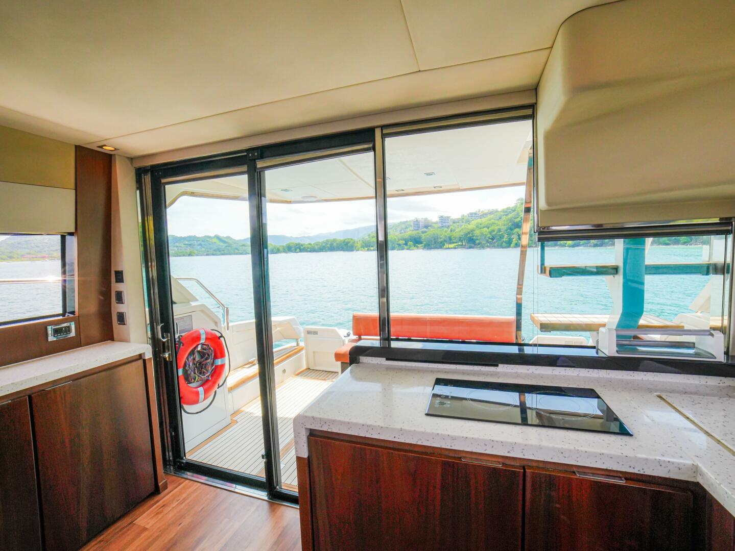 2014 Fairline 50 - Image 31