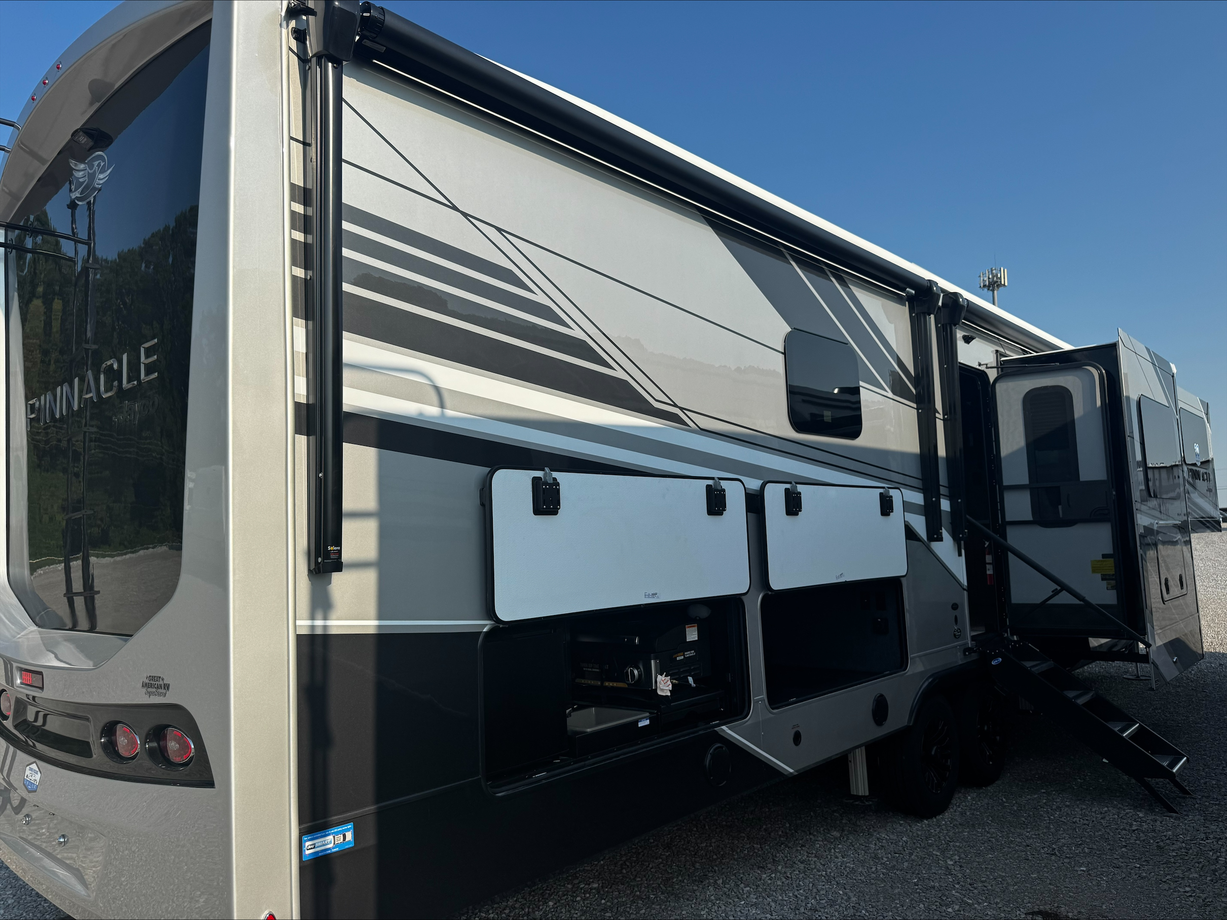 2027 JAYCO PINNACLE 39FLOK - Image 16