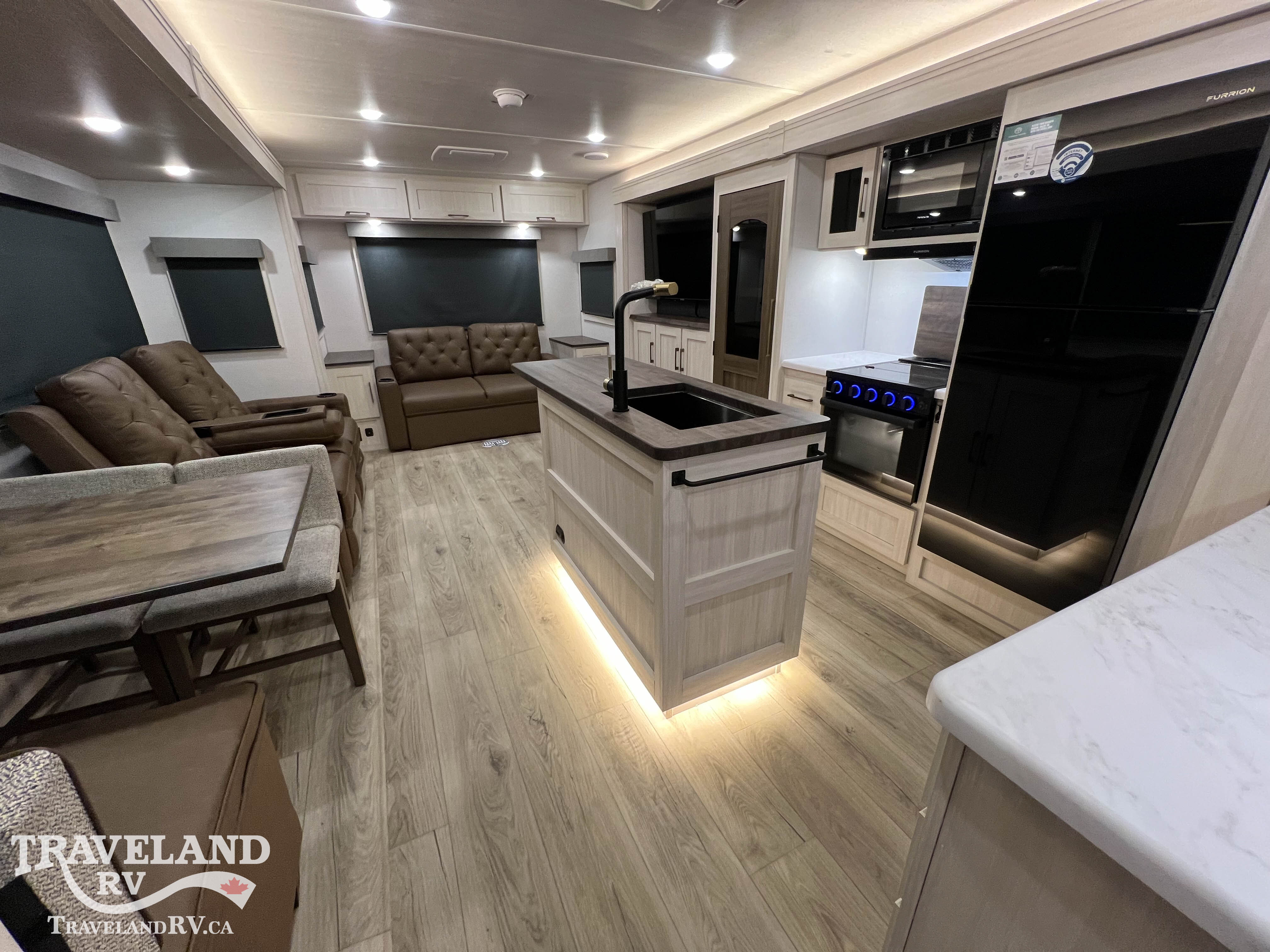 2026 Forest River Grand Surveyor 305RLBS - Image 10