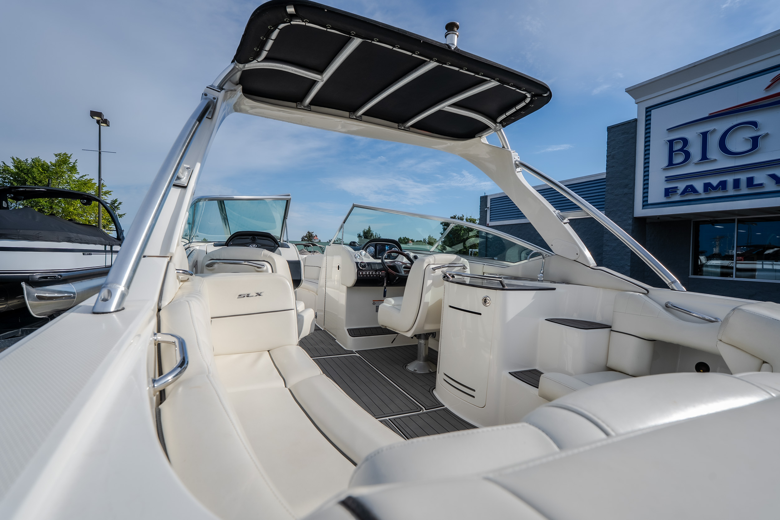 2006 Sea Ray 270 SLX - Image 16