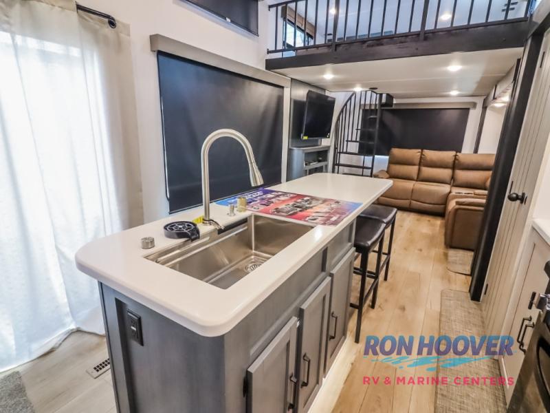 2026 PALOMINO PUMA 423LFT - Image 9