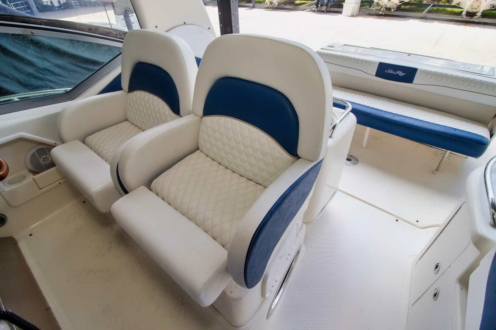 2005 Sea Ray 340 Sundancer - Image 10