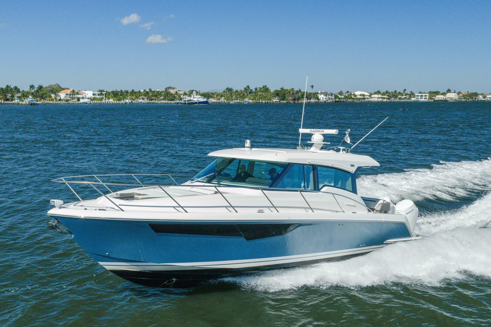 2025 Tiara Yachts 43 LE - Image 57