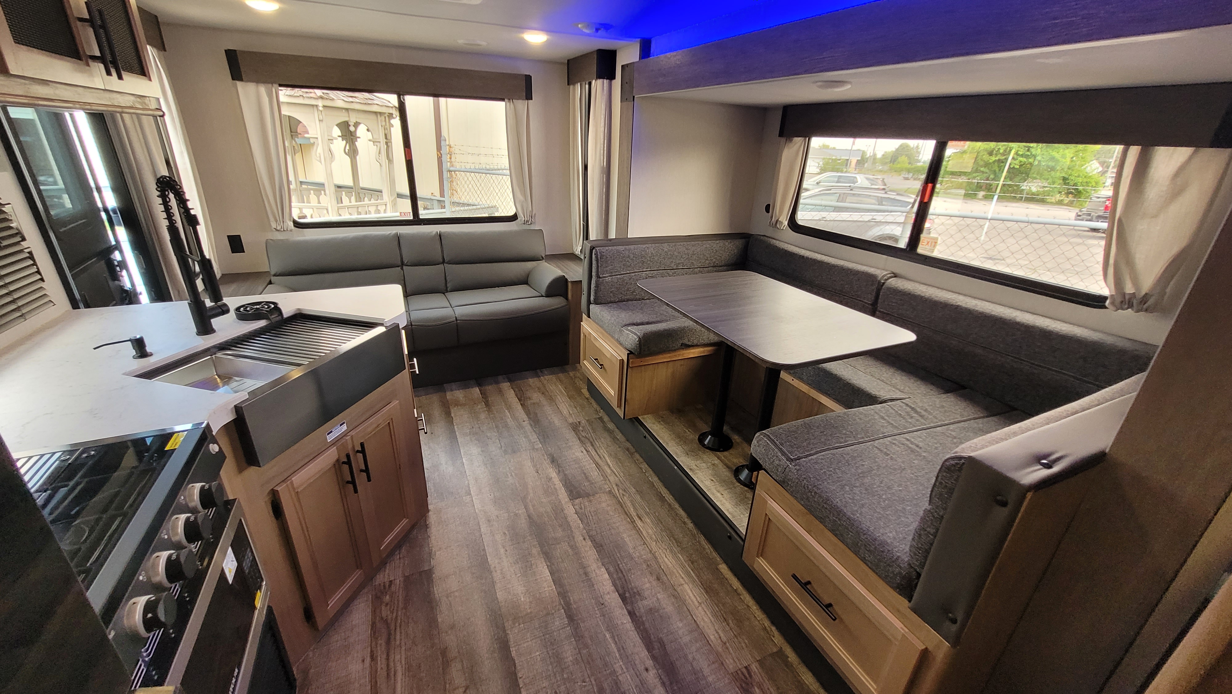 2024 Forest River Cherokee Grey Wolf 23MK - Image 6