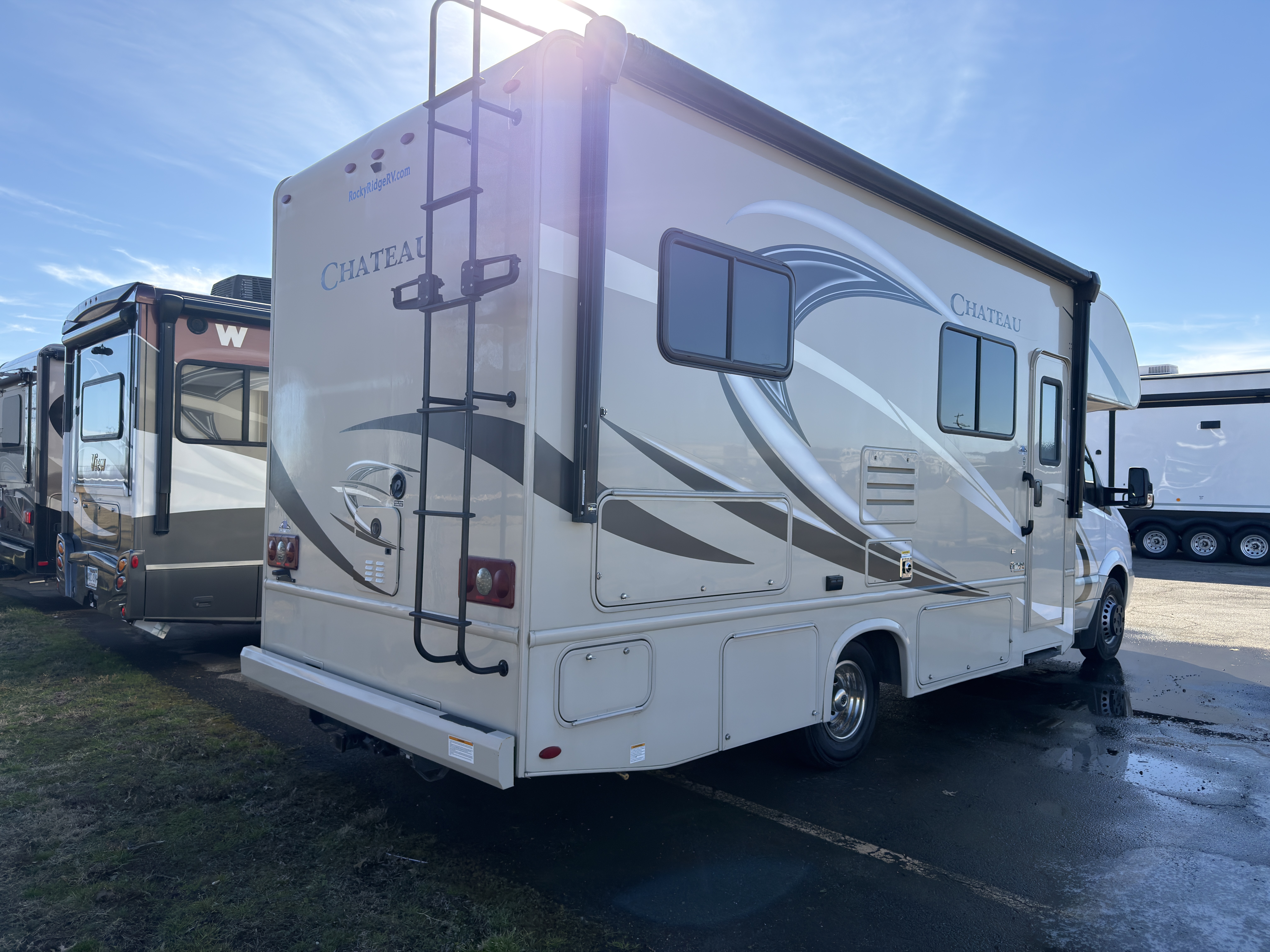 2018 Thor Motor Coach Chateau Sprinter 24WS - Image 5