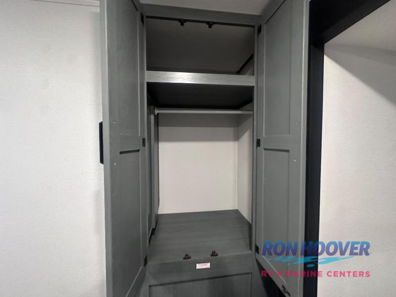 2026 PALOMINO PUMA 423LFT - Image 9