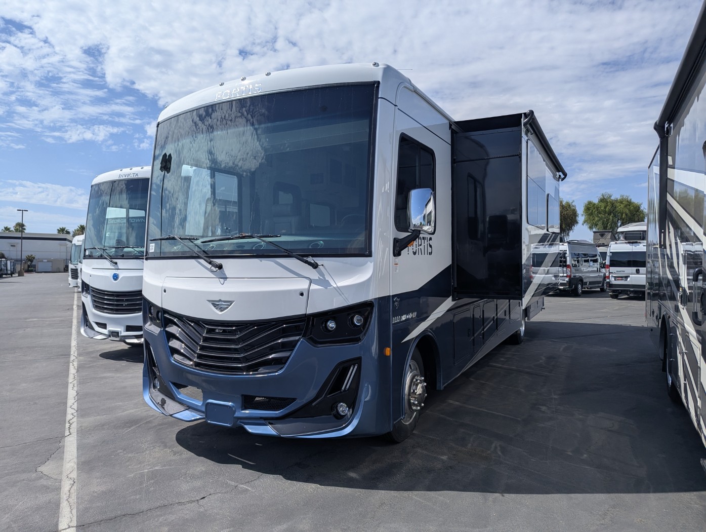 2026 Fleetwood Fortis 34MB - Image 2