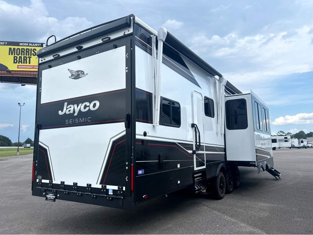 2026 JAYCO SEISMIC 395 - Image 4