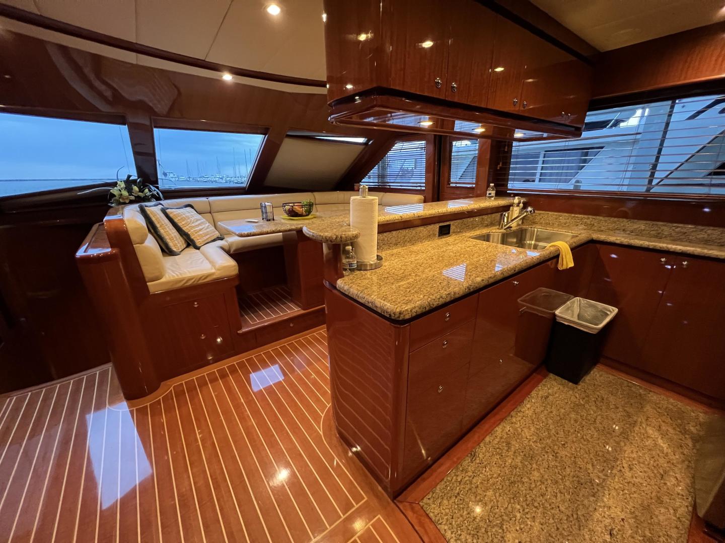 2012 Hampton - Image 12