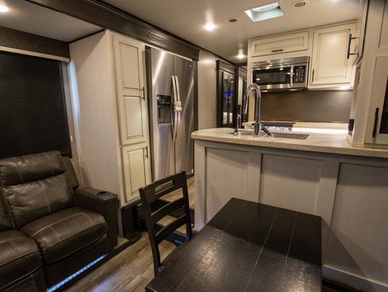 2020 Jayco Seismic 4013 - Image 5