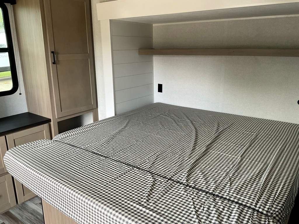 2026 JAYCO JAY FLIGHT BUNGALOW 404 LOFT - Image 25