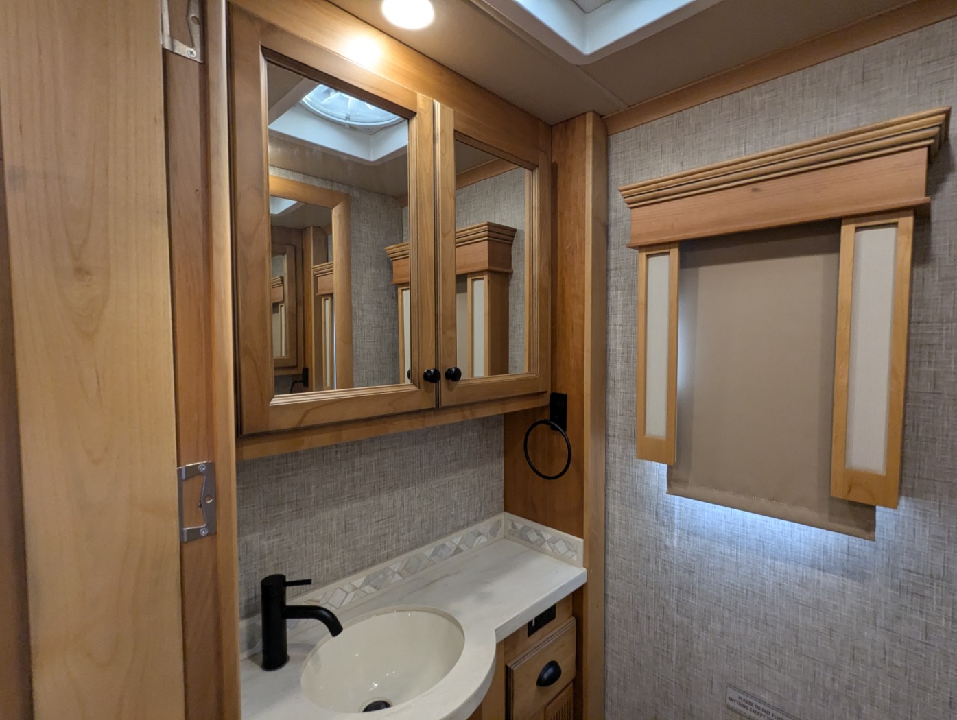 2023 Tiffin Allegro Red 360 37 BA - Image 21