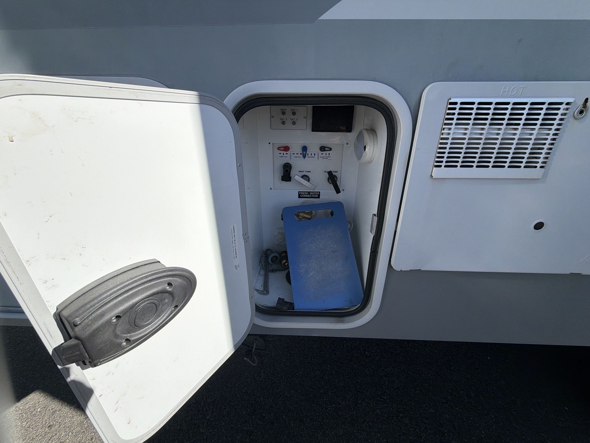 2016 Highland Ridge Light LF297RLS - Image 45