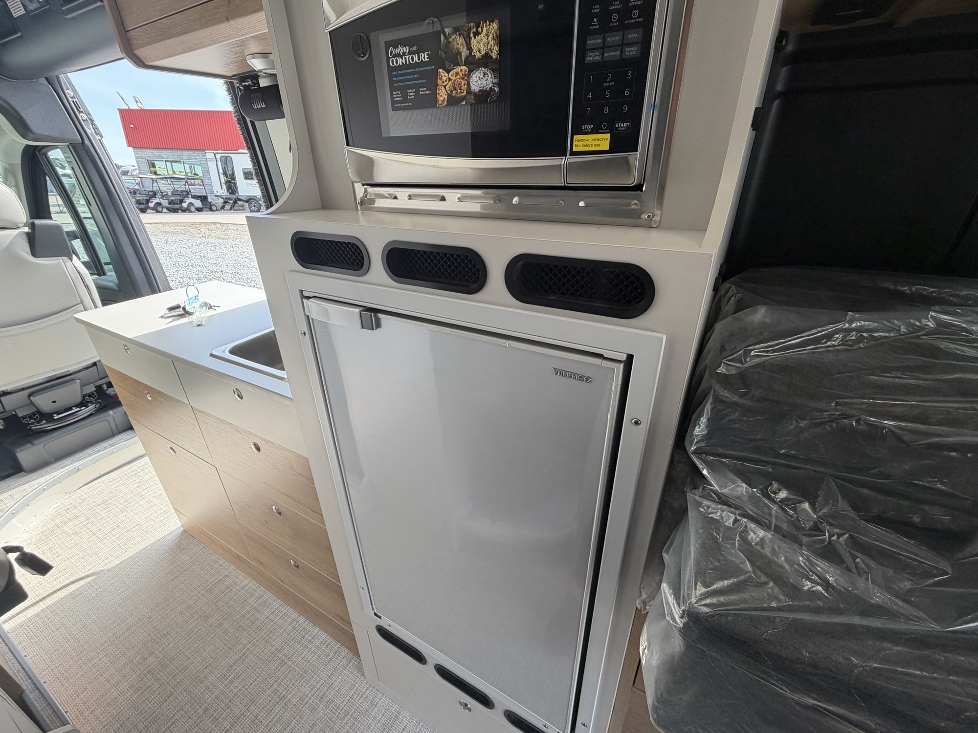 2026 AIRSTREAM RANGELINE POPTOP - Image 17