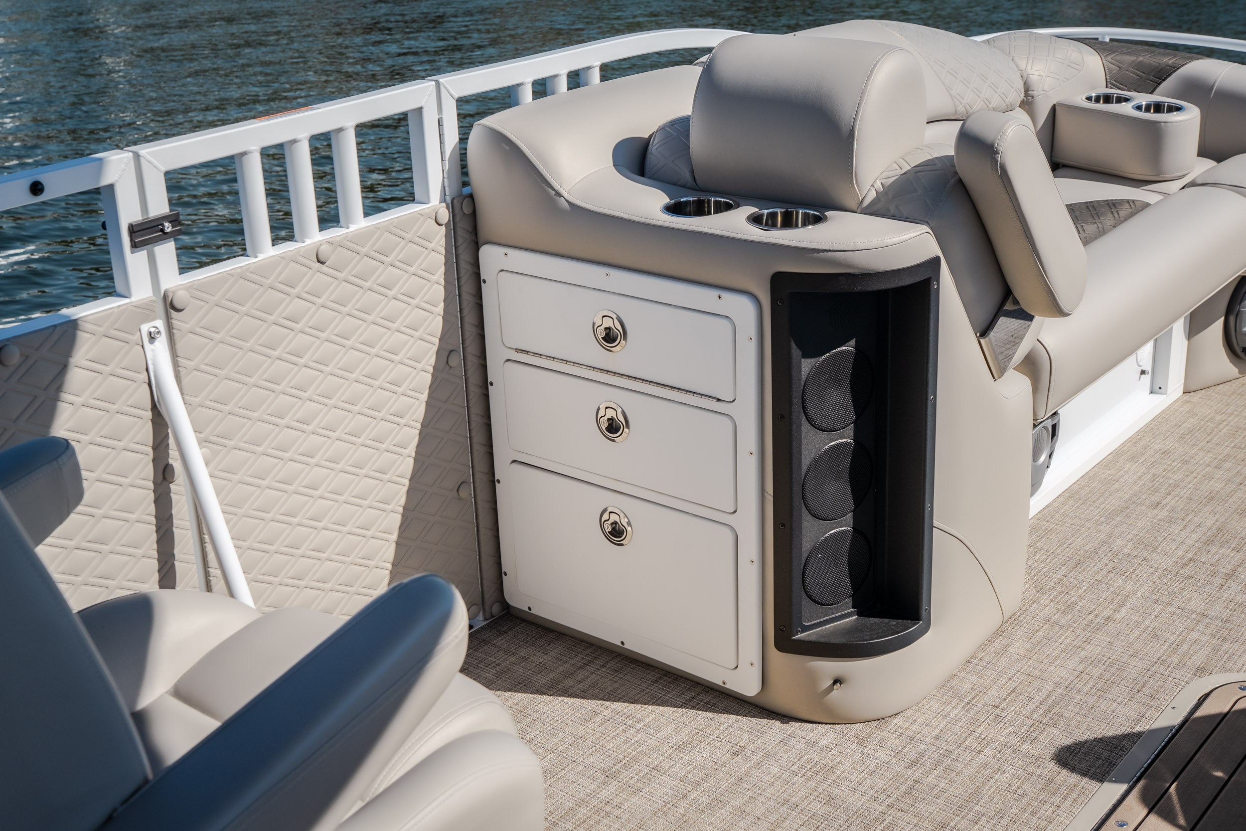 2026 JC Tritoon Sporttoon 26TT - Image 40