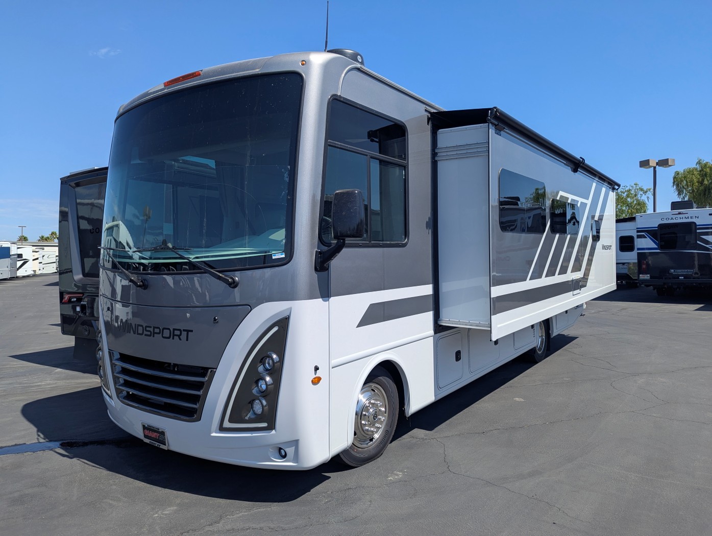 2027 Thor Motor Coach Windsport 29L - Image 3