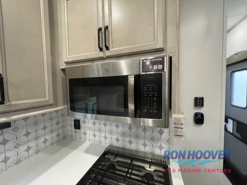 2024 KEYSTONE 377FL - Image 16