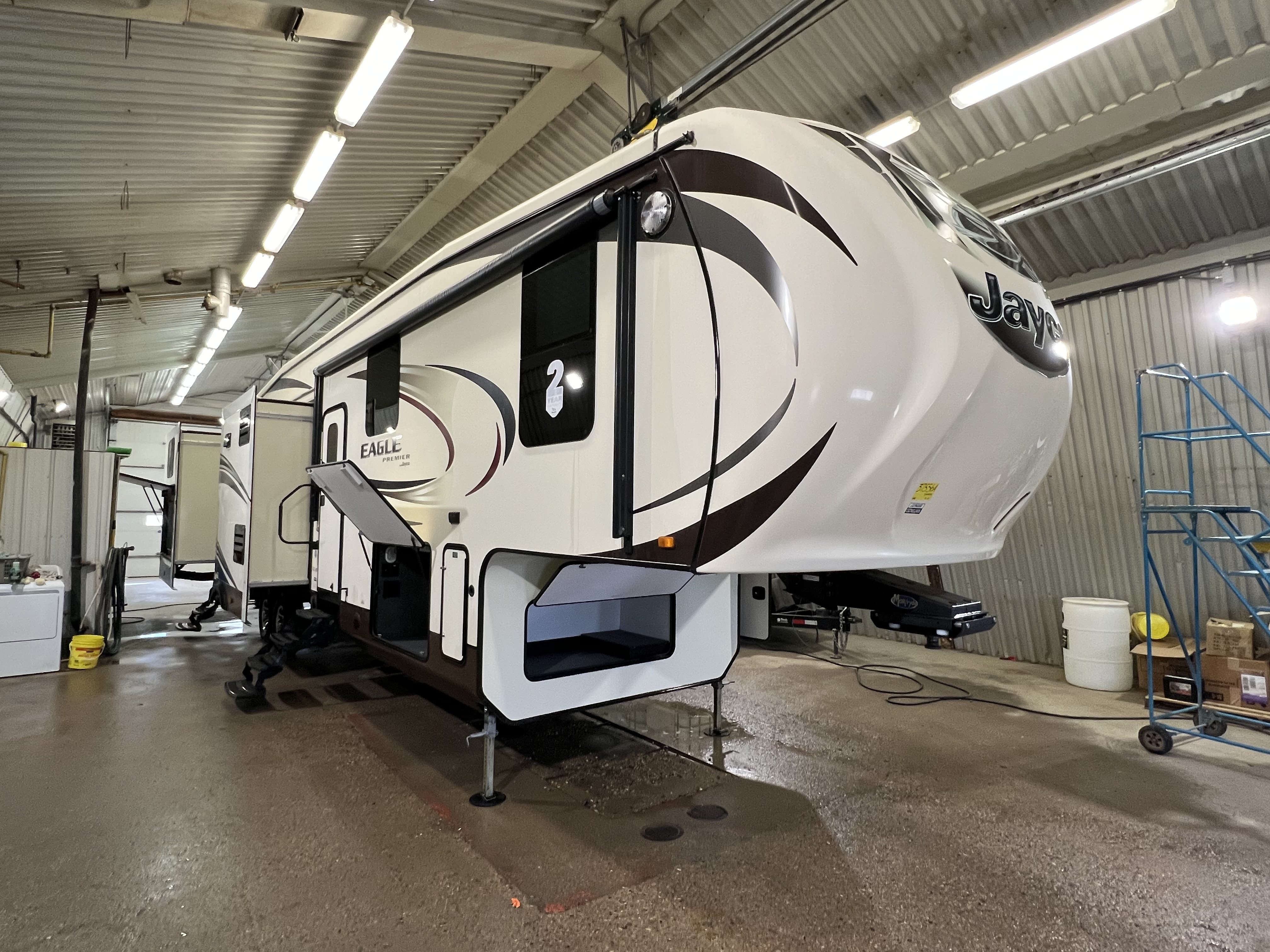 2015 Jayco Eagle Premier 375BHFS - Image 1