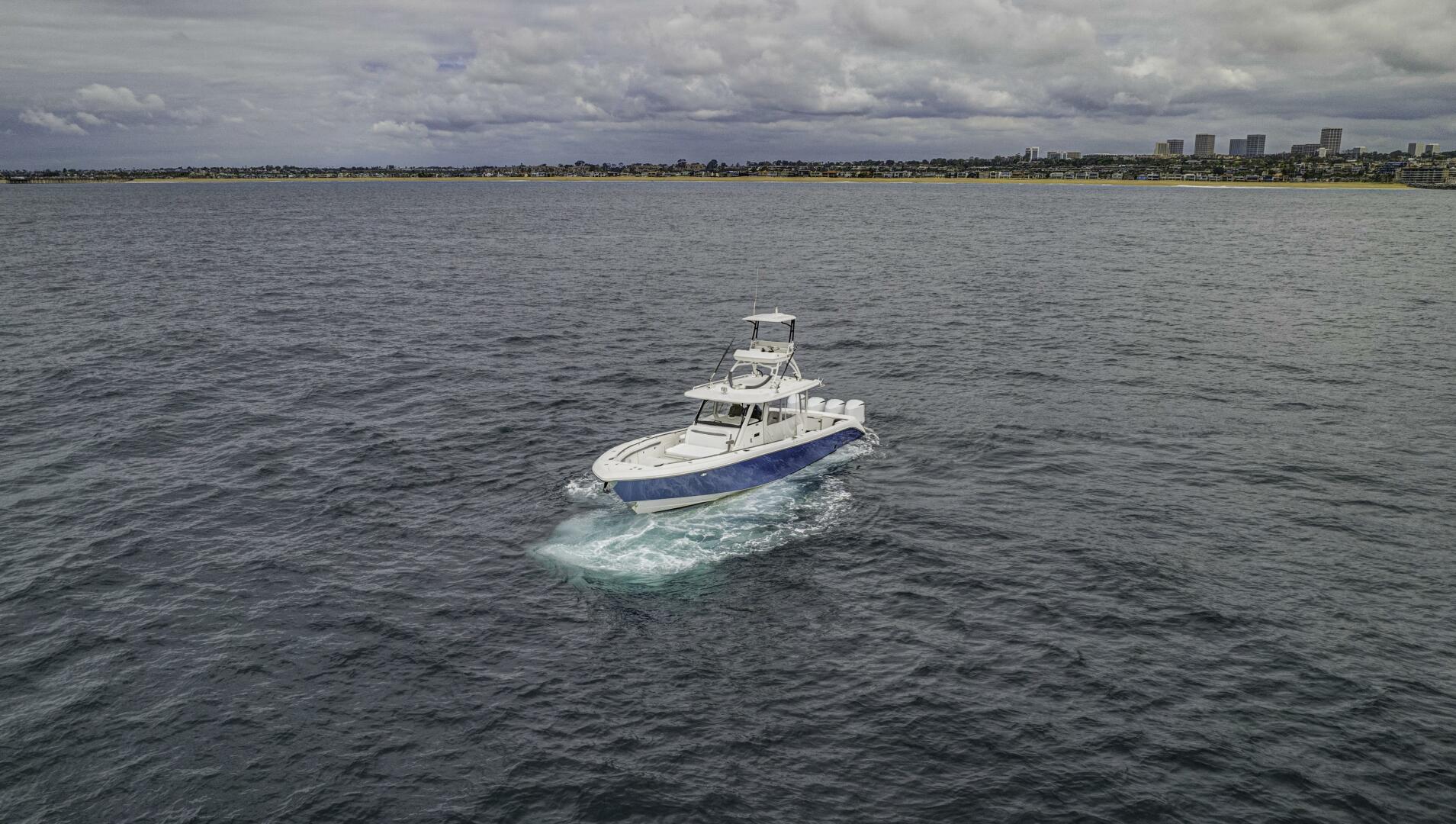 2015 Everglades 435 Center Console - Image 2