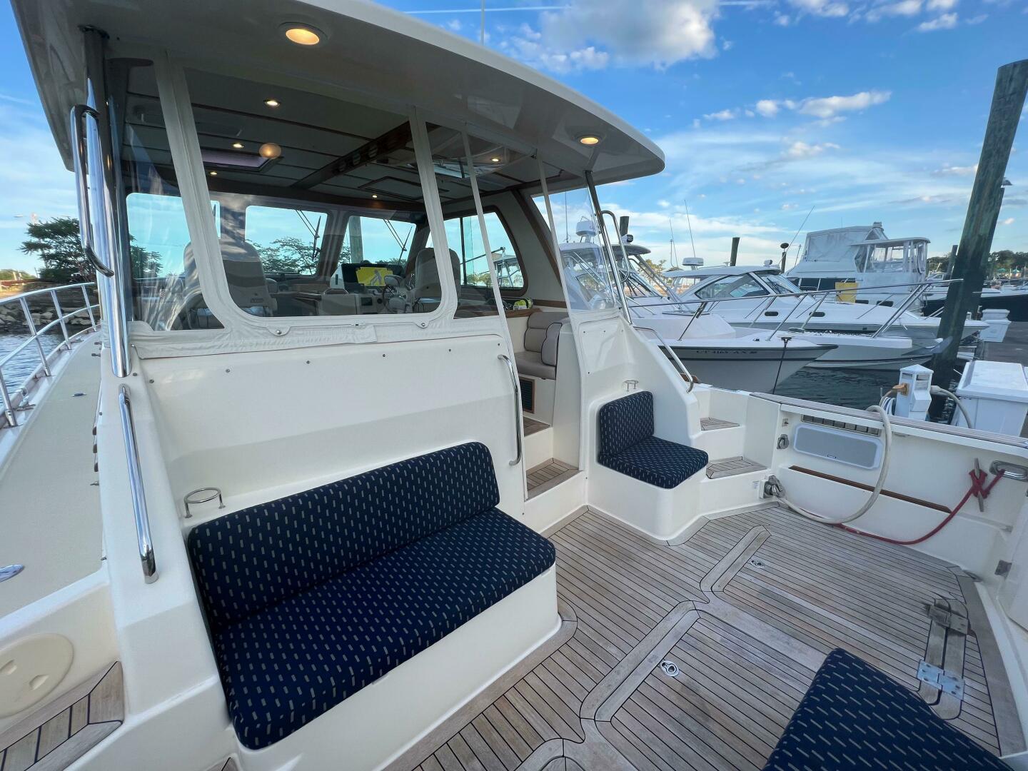 2008 Sabre 42 Hardtop Express - Image 8
