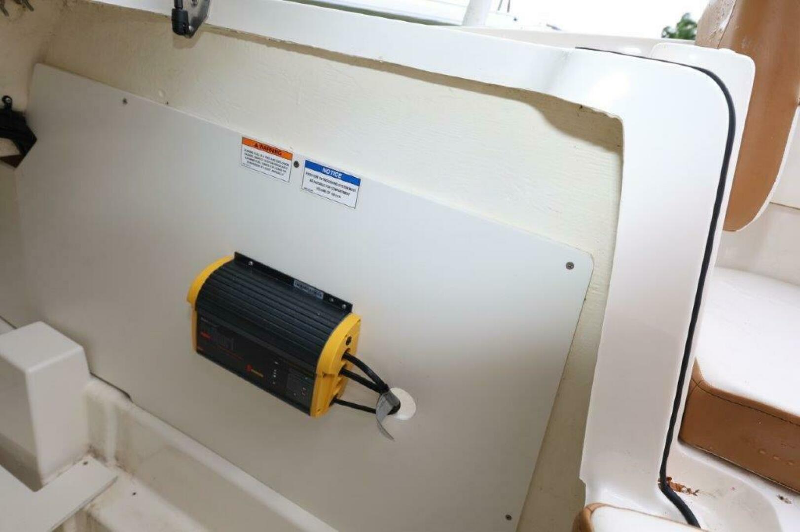 2019 Bayliner VR5 Bowrider OB - Image 3