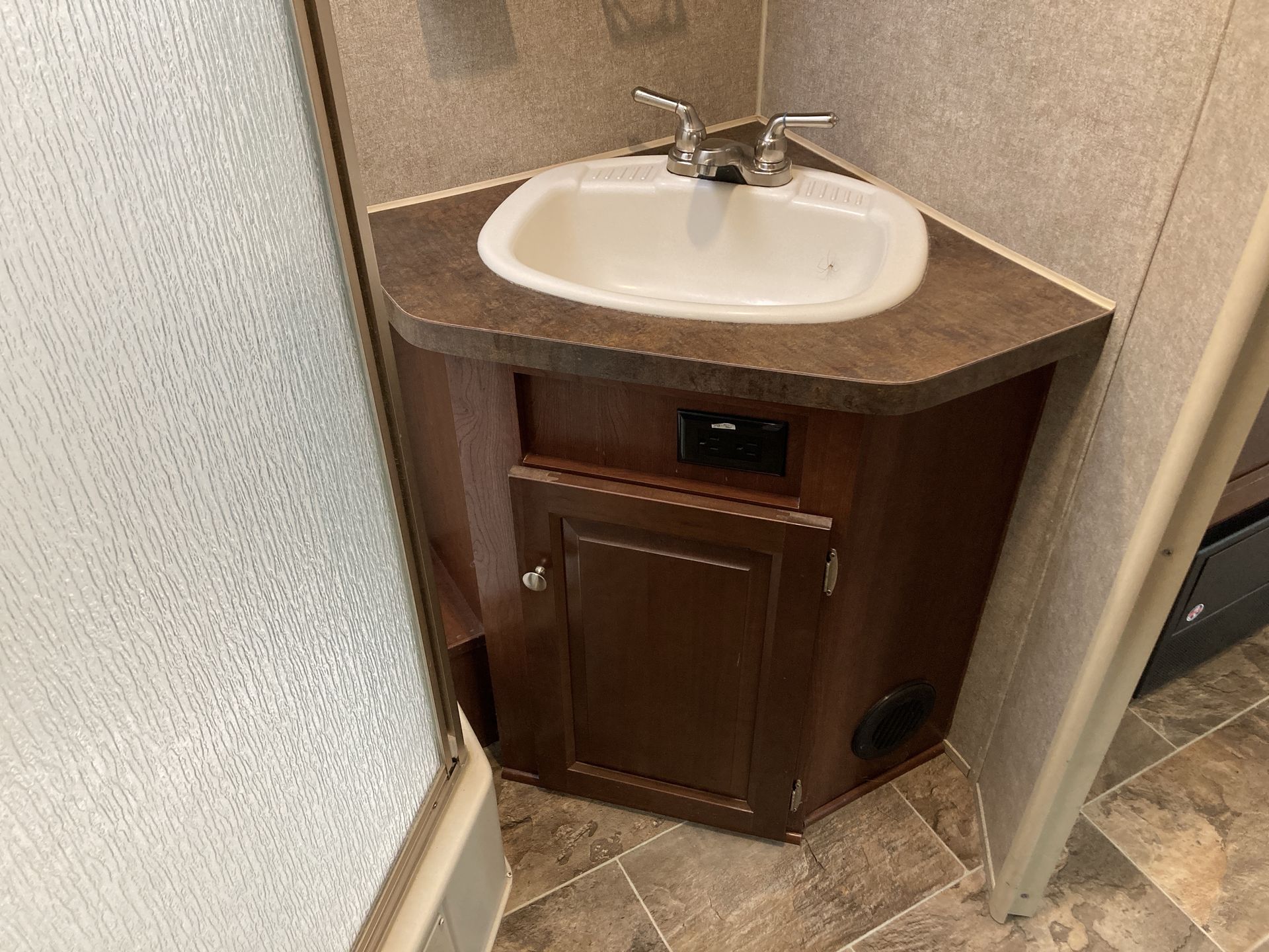 2015 Forest River Rockwood Ultra Lite 2604WS - Image 19