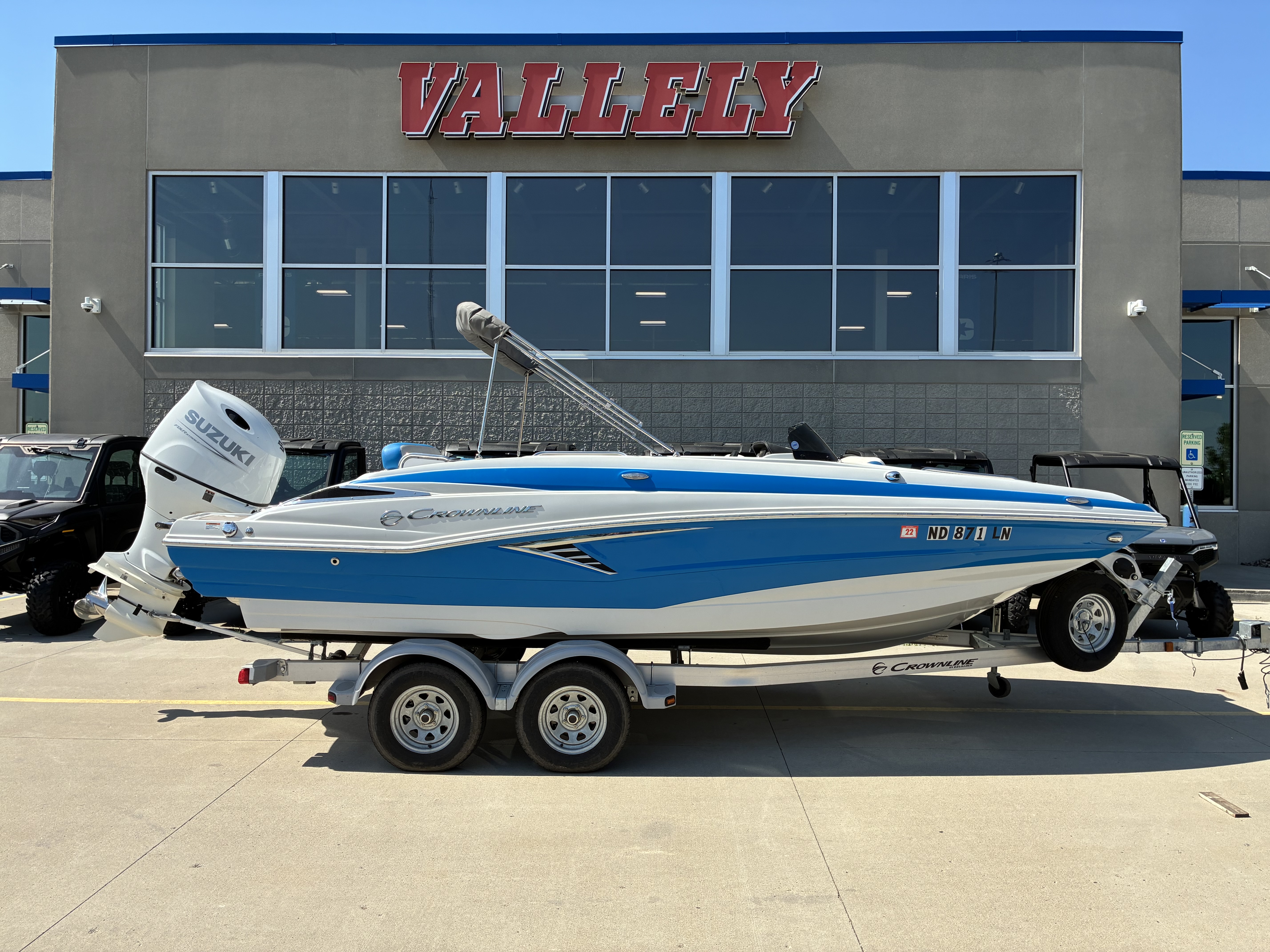 2021 Crownline E 205 XS - Image 1