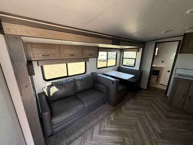 2021 Cruiser RV Shadow Cruiser Ultra-Lite SC327BHS - Image 9