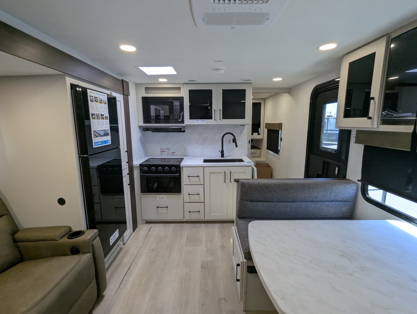 2027 Alliance RV Delta Ultra Lite BH255 - Image 30