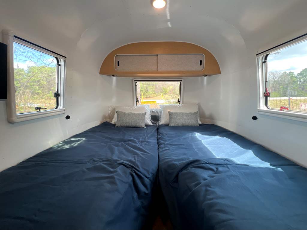 2026 AIRSTREAM WORLD TRAVELERUSA 22RB - Image 16