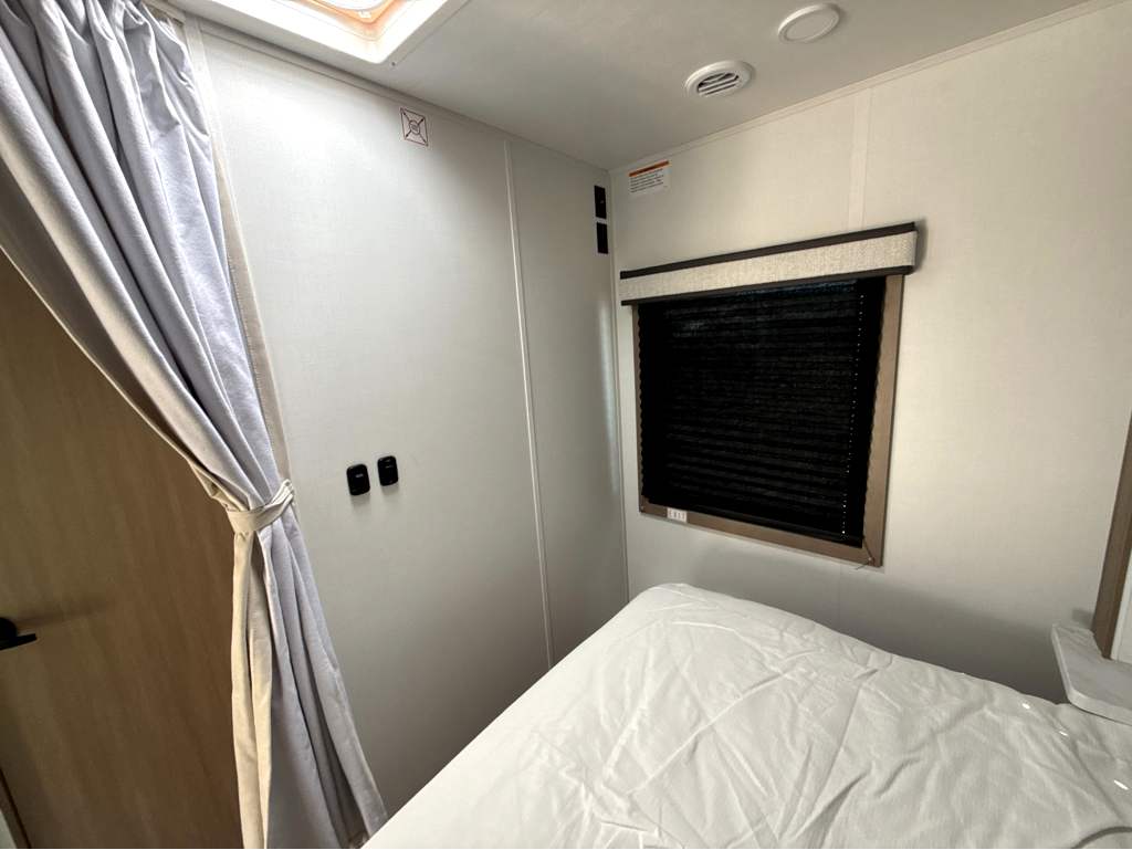 2027 JAYCO REDHAWK SE 22C - Image 10