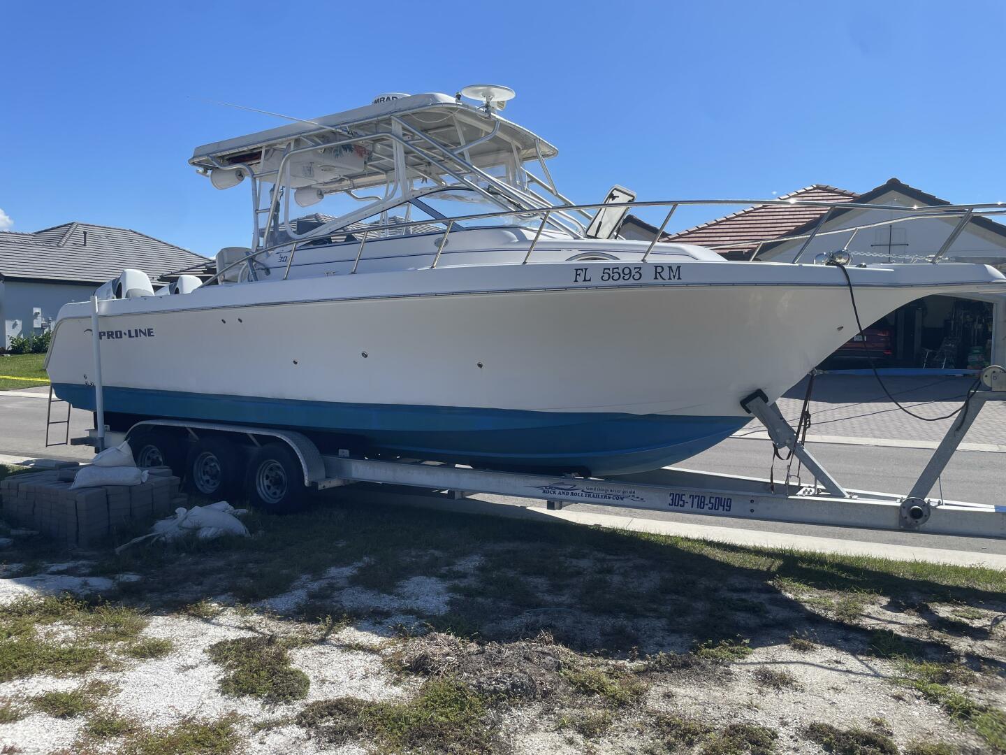 2004 Pro-Line 30 Express Walkaround - Image 5