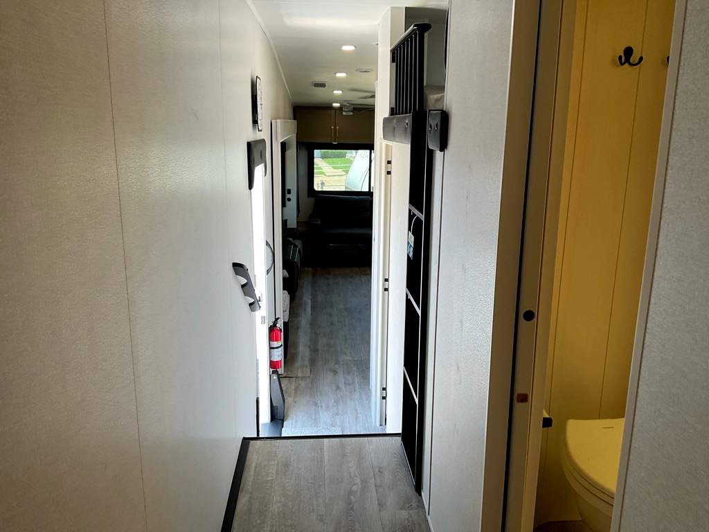 2027 JAYCO Eagle 355 MBQS - Image 25