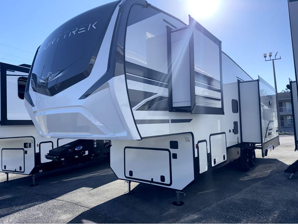 2026 VENTURE RV SPORTTREK 303VIK - Image 2
