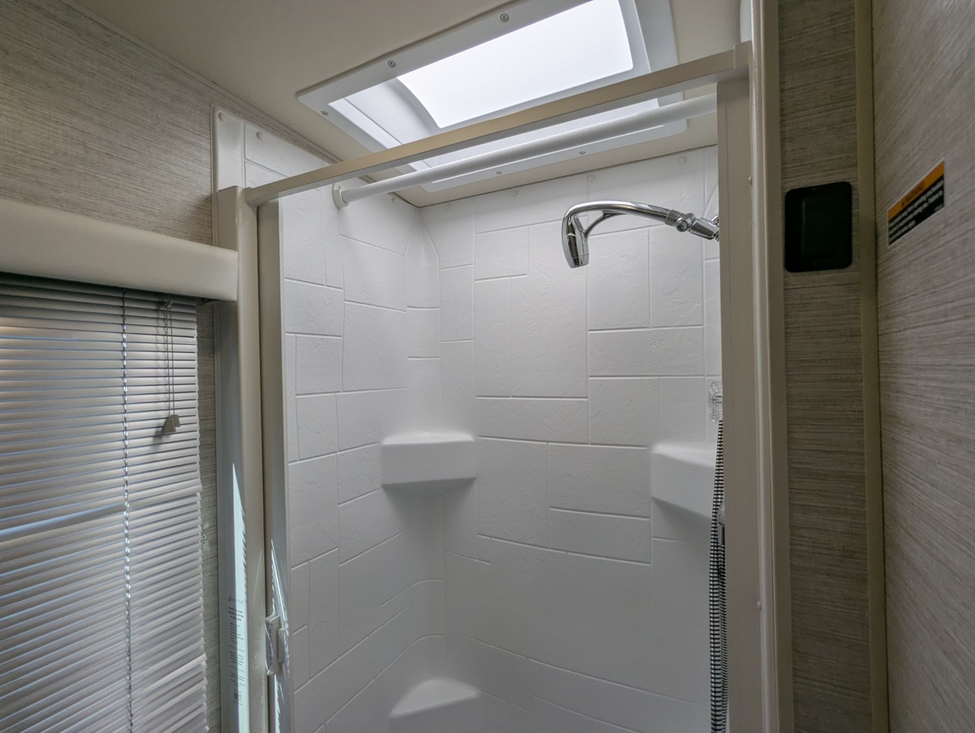 2022 Winnebago View 24D - Image 26