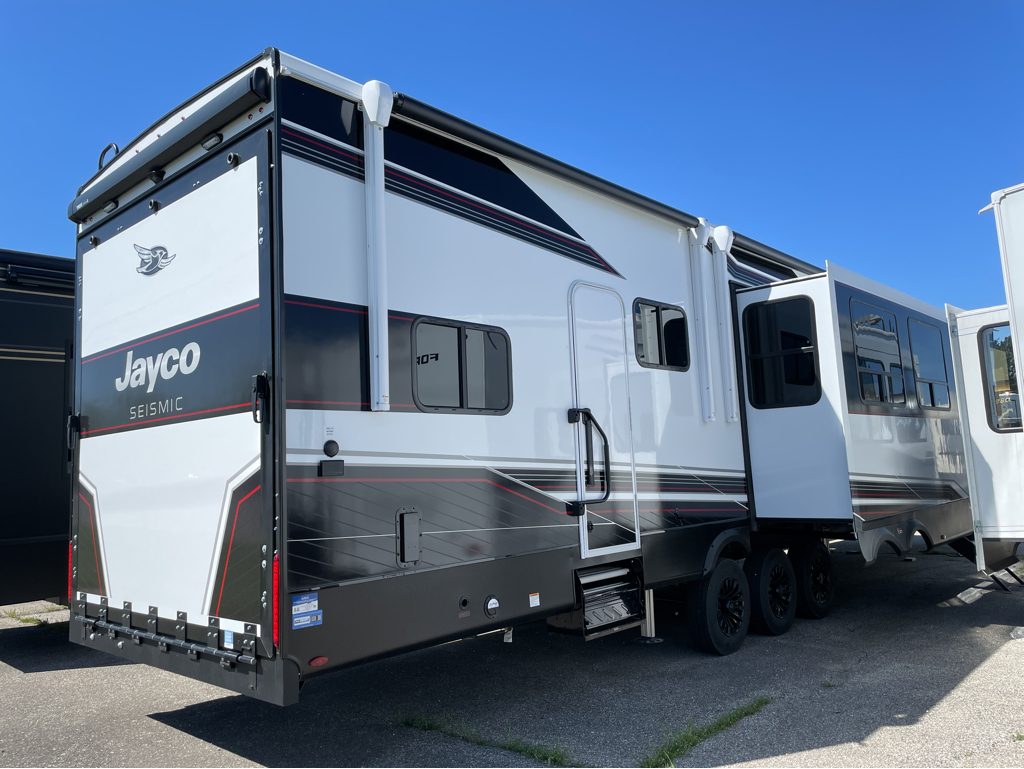 2026 Jayco Seismic 395 - Image 2