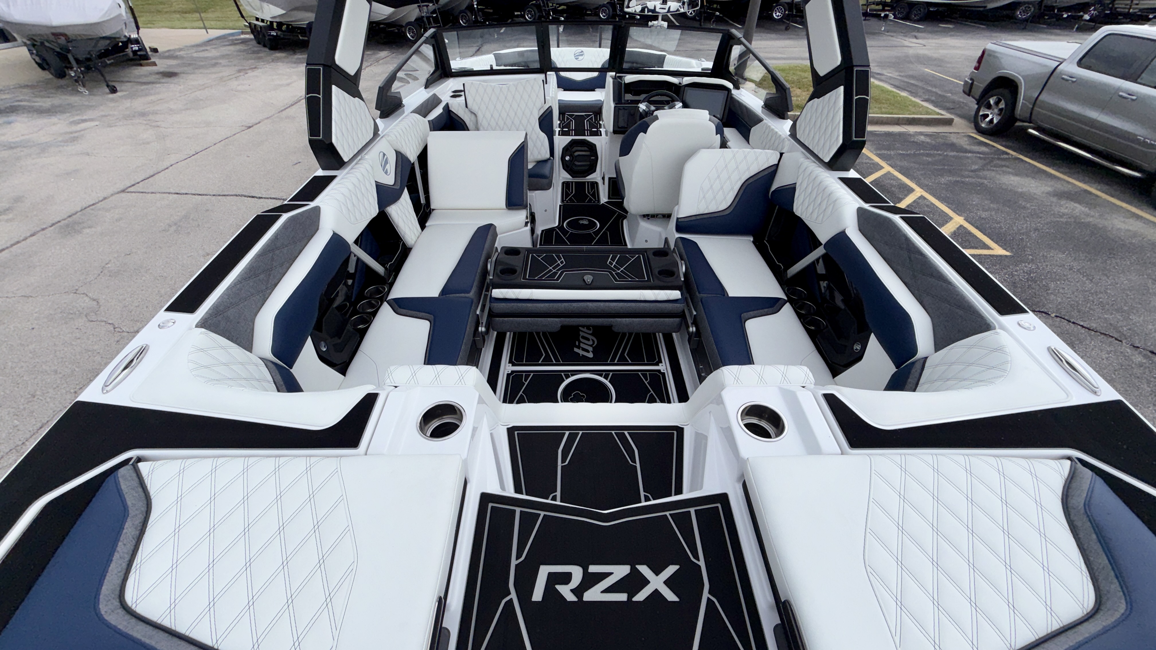 2027 Tigé  24RZX - Image 21