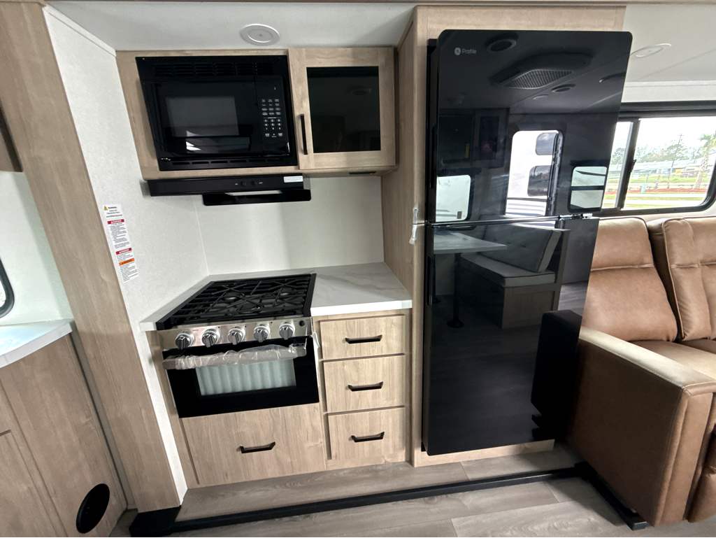 2026 GRAND DESIGN IMAGINE 22MLE - Image 18