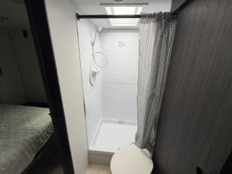 2027 VENTURE RV SIENNA 311VDB - Image 19